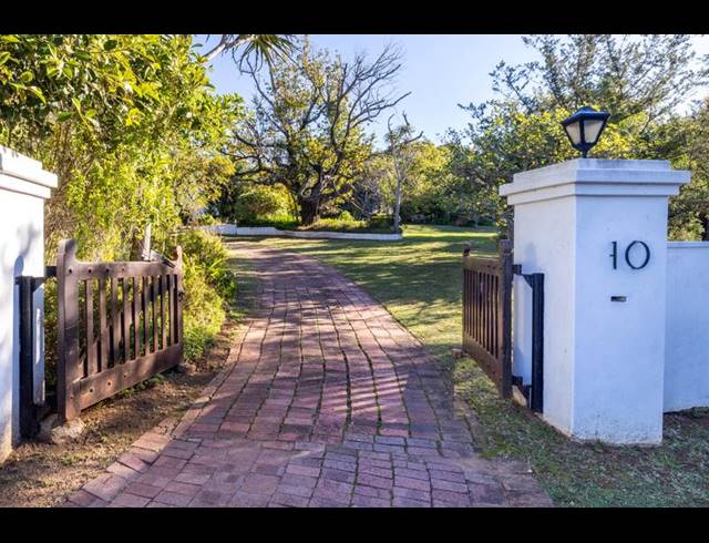 3 BEDROOM HOUSE FOR SALE IN OATLANDS